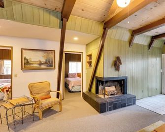 Quaint and Rustic A-Frame Less Than 5 Mi to Plumas-Eureka! - Blairsden