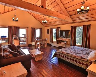 Kenai Peninsula Suites - Homer - Bedroom