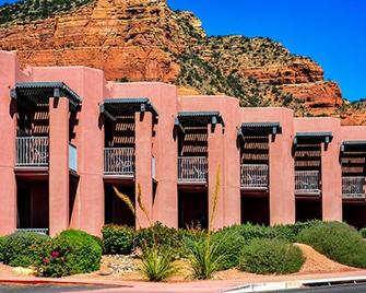 Studio~ Great Rates~ Heated Pool~ Hot Tubs~ Bell Rock Inn Mins To Downtown - Village of Oak Creek - Edificio