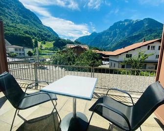 Hotel Christina - Wilderswil - Balkon