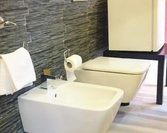 The Queen Tower - דסנצאנו דל גארדה