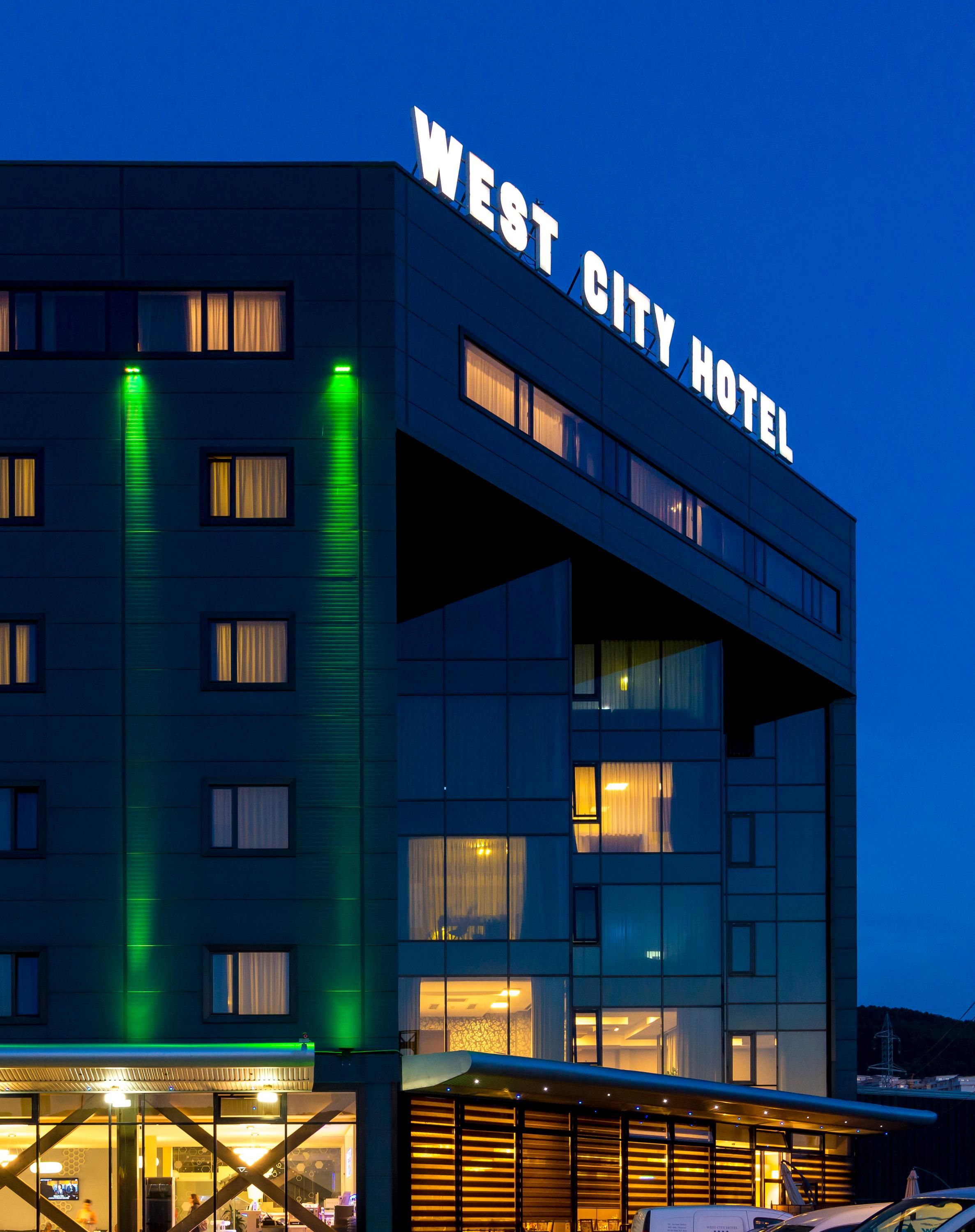 West City Hotel - קלוז'-נאפוקה - בניין