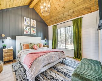 No Stairs | Sleeps 10 | Outdoor Tv, Fire Pit, Pets - Broken Bow