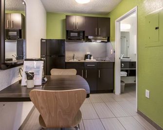Studio 6 Extended Stay - Coral Springs, Fl- Fort Lauderdale - Coral Springs - Keuken