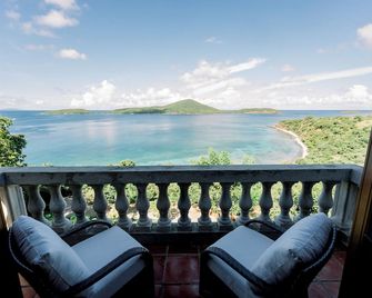 5BR/4.5BA Beachfront Retreat @Culebra, Puerto Rico w. heated pool - Culebra - Balcony