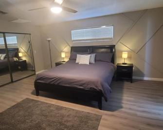 Lake Havasu Retreat w pool Everything Nearby! - Lake Havasu City - Soveværelse