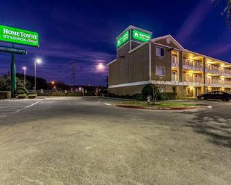 HomeTowne Studios by Red Roof Dallas - Mesquite - Mesquite - Rakennus