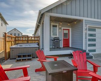 Captains Seaside Retreat - Ocean Shores - Balcony