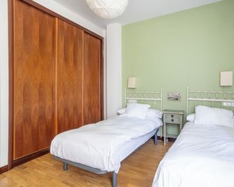 Apartamento Ría San Esteban - Santiago del Monte - Habitación