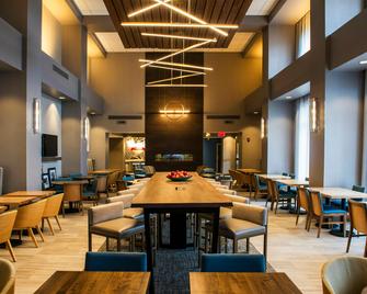 Hampton Inn & Suites Foxborough -Mansfield - Foxborough - Restaurant
