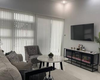 Celebrity Lifestyle 1Bedroom Suite @ Dream 36 - Montego Bay - Living room