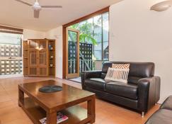 The Hastings Beach Houses - Noosa Heads - Living room