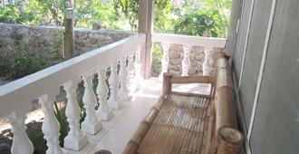 Caves Dive Resort - Mambajao - Balcony