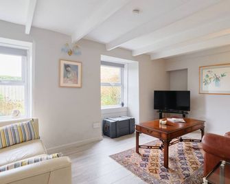 Finest Retreats - West Cottage at Goldsithney - Penzance - Living room