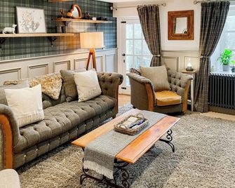 3 bedroom accommodation in Midgehole, Hebden Bridge - Hebden Bridge - Living room