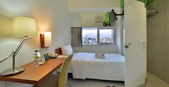 Whiz Hotel Pemuda Semarang - Semarang - Schlafzimmer