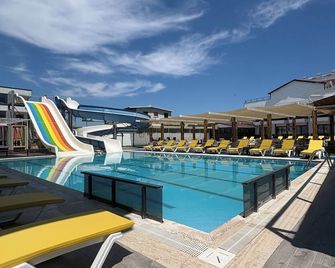 Atas Aqua Otel Avsa - Marmara - Piscina