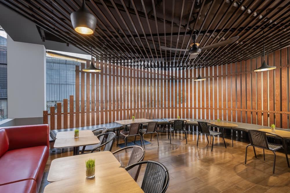 إيبيس جادينج سيربونج - Tangerang City - مطعم