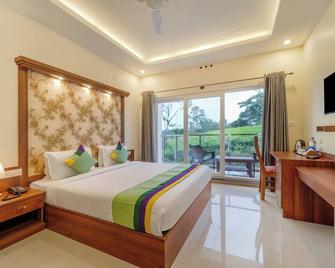 Treebo Windsong Resort Munnar, Tea Plantation View - Munnar - Schlafzimmer
