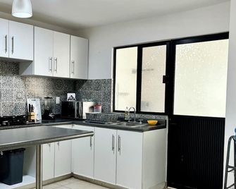 Casa Con Alberca Privada y Vigilancia en Residencial - Ciudad Valles - Cocina
