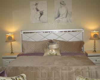 Lovely private master suite with back-yard - Citrus Heights - Habitación