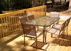 Relax & Explore from Kaymoor House - Fayetteville - Patio