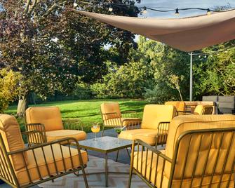 Novotel Roissy Saint-Witz - Saint-Witz - Patio