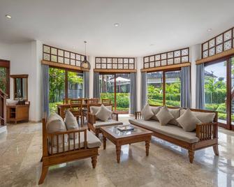 Swan Paradise A Pramana Experience - Gianyar - Вітальня