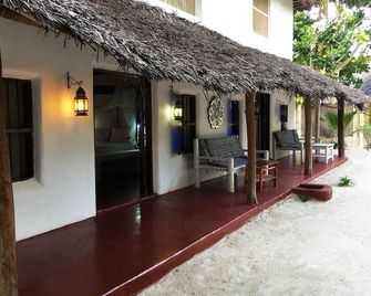 Private Villa with Swimming Pool - Bwejuu - Patio