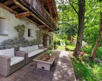 Le Chalet du Coq Rouge - Valtournenche - Patio