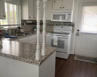 Lakefront Retreat Nestled in the piney woods - Flint - Cocina