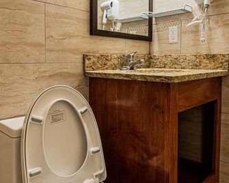 Astoria Inn Laguardia Hotel - Queens - Baño