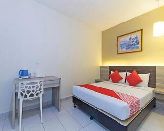 Hotel Suria Malaqa - Malacca - Bedroom