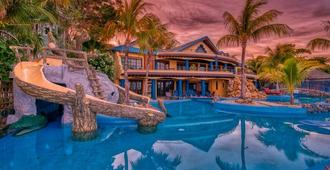 卡里布特索羅莊園飯店 - 羅丹島 - 游泳池