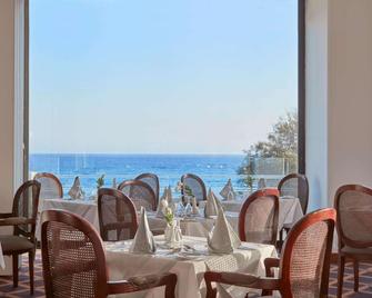 Grecian Bay Hotel - Aya Napa - Restoran