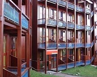 Two Bed Apartment In Arcs 1800 - Ski In / Ski Out Sleeps Up To Seven - Bourg-Saint-Maurice - Gebäude