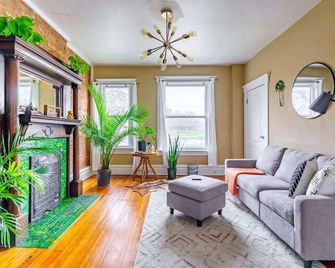 Convention - King Bed - Short North - Parking Free - Columbus - Pokój dzienny