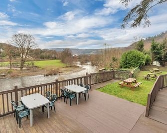 White Waters Hotel - Llangollen - Balcón