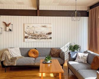 Haukaberg House - Hofn - Living room