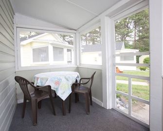 Drake's Island Resort & Cottages - וולס - חדר אוכל