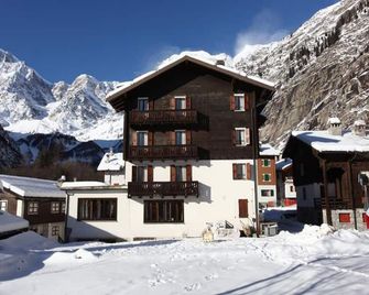 Hotel Signal - Макуньяга - Будівля