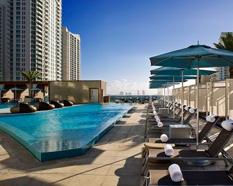 Kimpton EPIC Hotel - Miami - Zwembad