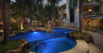 Safi Royal Luxury Centro - Monterrey - Pool