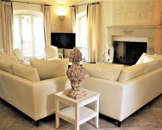 Le Phébus & Spa - Gordes - Living room