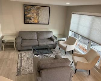 New Townhouse in Red Deer - Red Deer - Living room