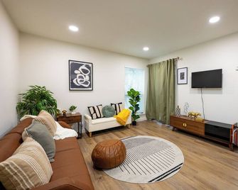 San Antonio Free Wifi Cozy 1 Bedroom Condo Apt. Riverwalk Seaworld Alamo Heights - San Antonio - Sala de estar