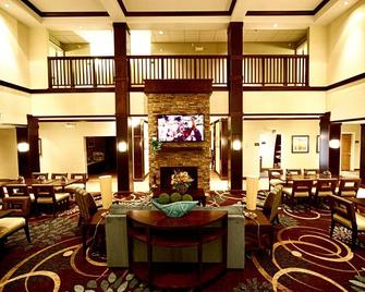 Free Breakfast. Pool & Hot Tub. Gym. Your Next Trip! - Minot - Restaurant