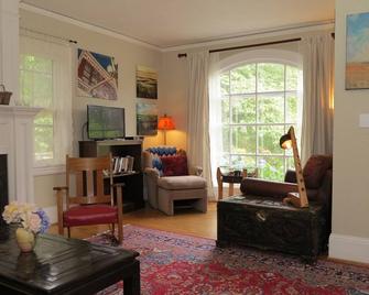 Beautiful University Park Art House In N. Portland, Near U. Of P. - Portland - Living room