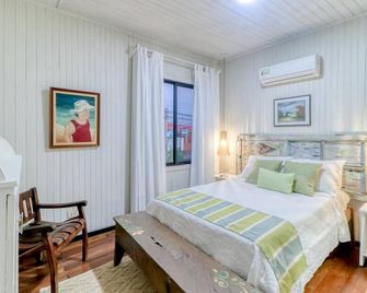 Hotel Punta Descartes - La Cruz