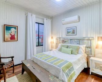 Hotel Punta Descartes - La Cruz